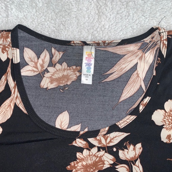 LuLaRoe Perfect T - Picture 4 of 5